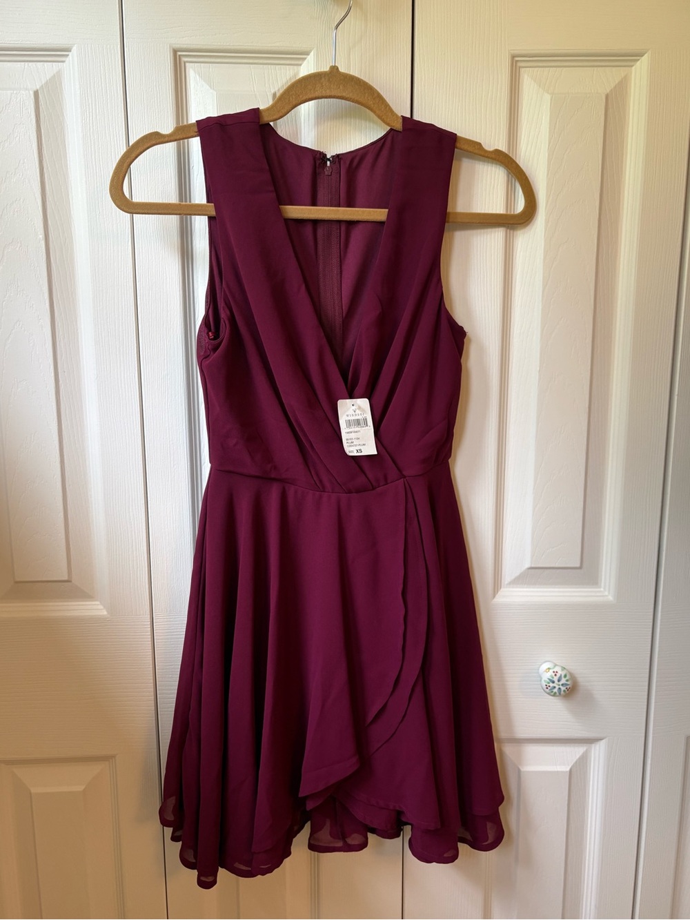 NWT Windsor Sleeveless V-Neck Chiffon Fit & Flare Dress in Wine